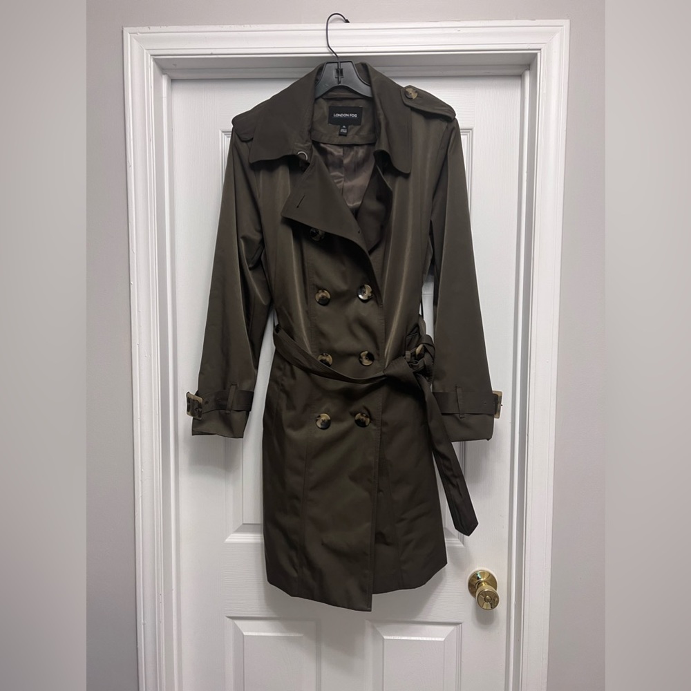 ❌SOLD❌London Fog Military Olive Green Broken Tench Coat Size XL Tortoise Buttons - Picture 1 of 13